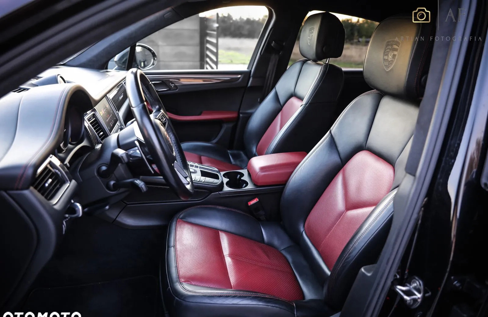 Porsche Macan cena 159900 przebieg: 189000, rok produkcji 2016 z Radom małe 781